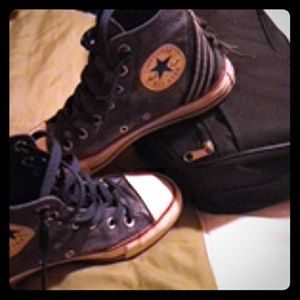 Converse Sneakers size 7.5